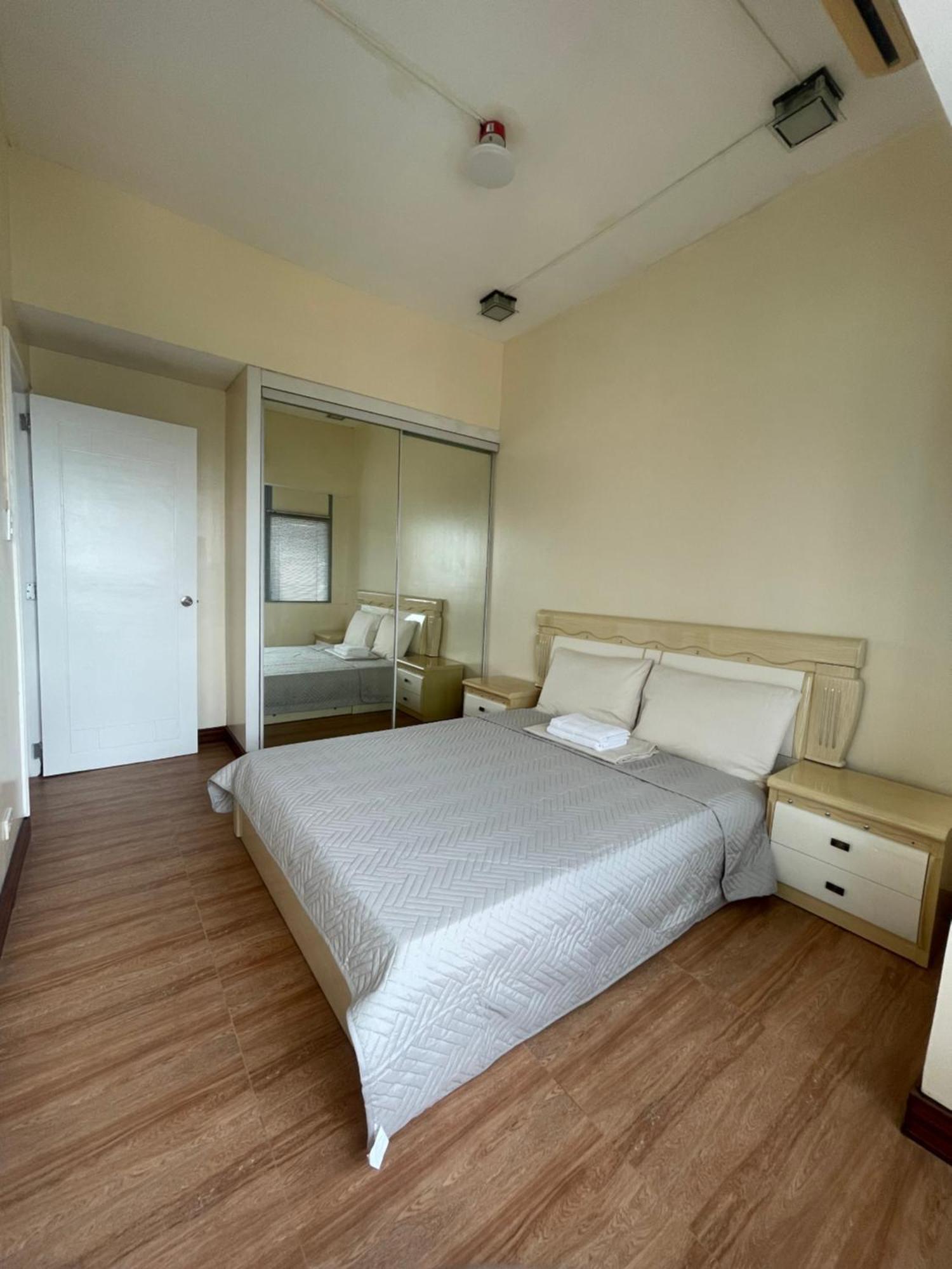 1Br At Pearl Of The Orient Tower In Front Of Us Embassy Leilighet Manila Eksteriør bilde