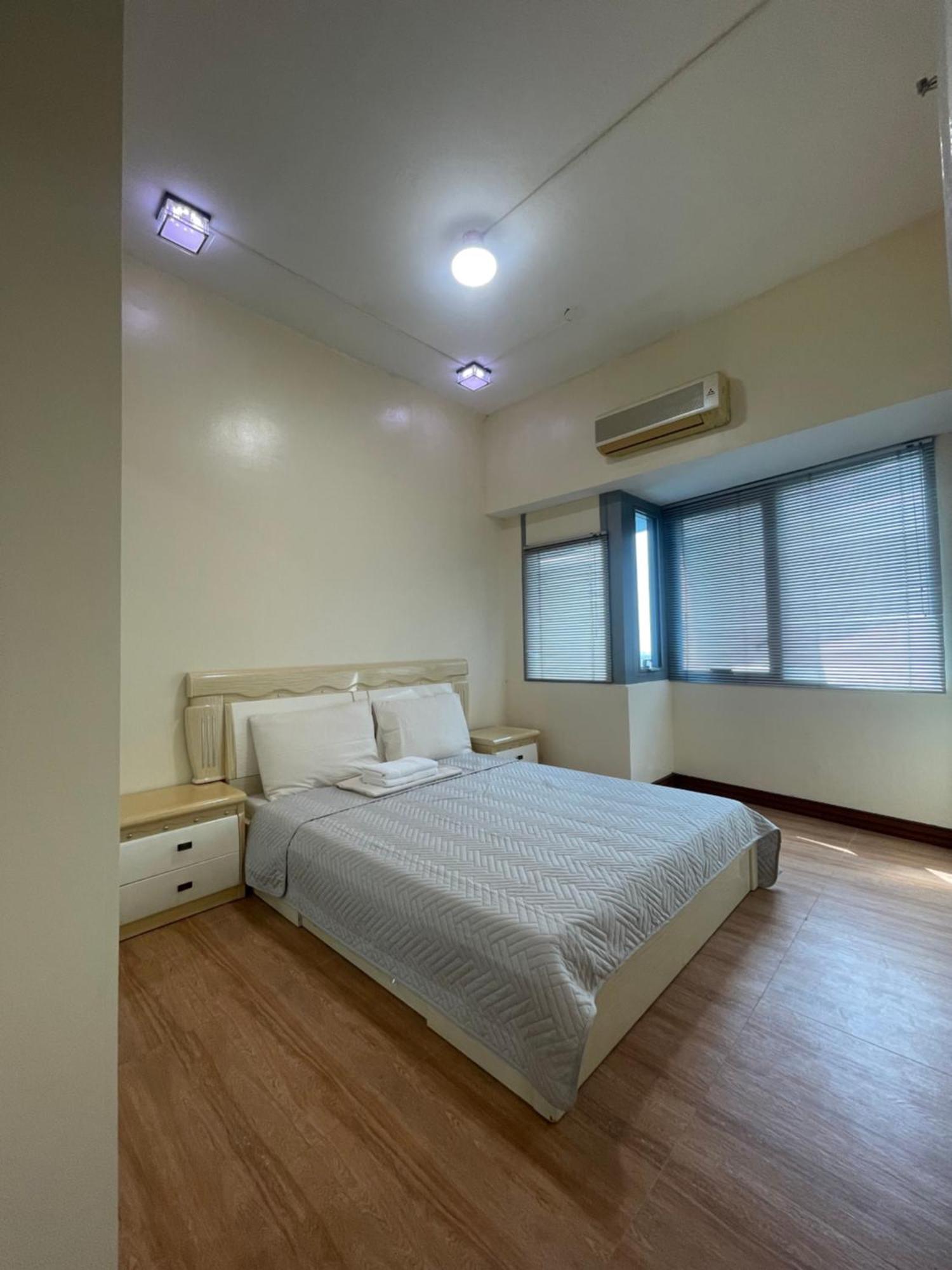 1Br At Pearl Of The Orient Tower In Front Of Us Embassy Leilighet Manila Eksteriør bilde